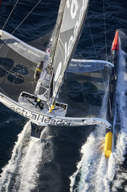 « ULTIM ACTUAL LEADER , Skipper Yves Le Blevec.