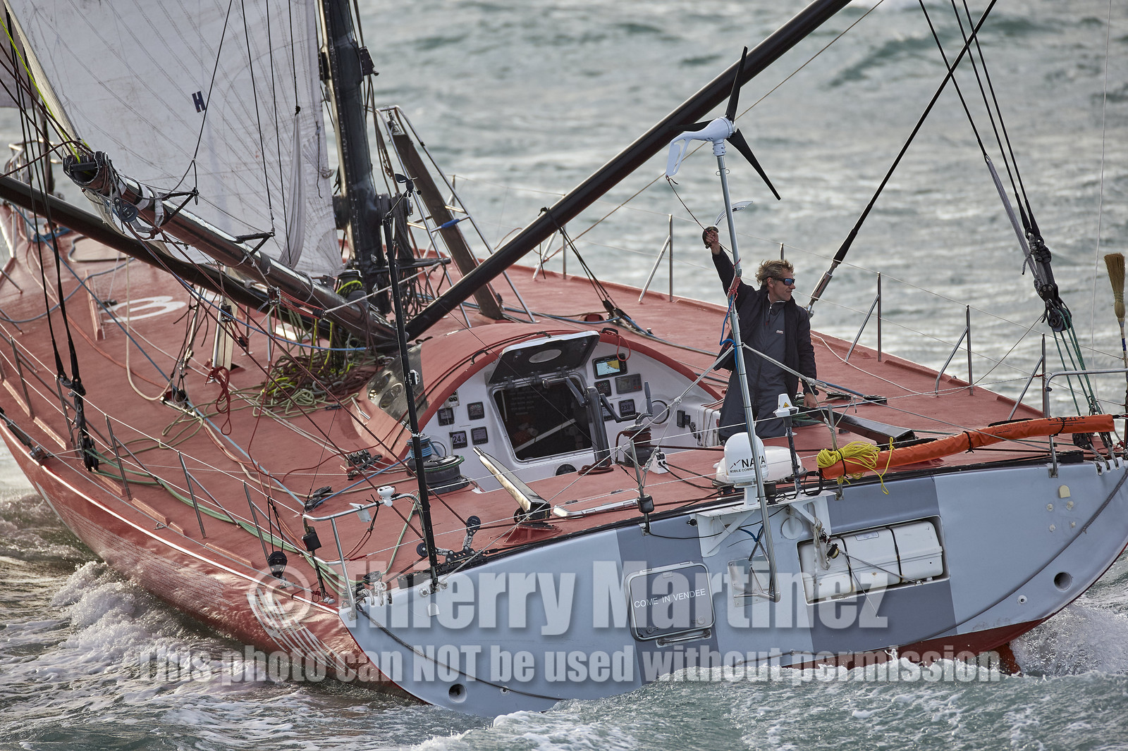 Départ de Jeff Pellet (FRA) sur son bateau COME IN VENDEE POUR UN TOUR DU MONDE;