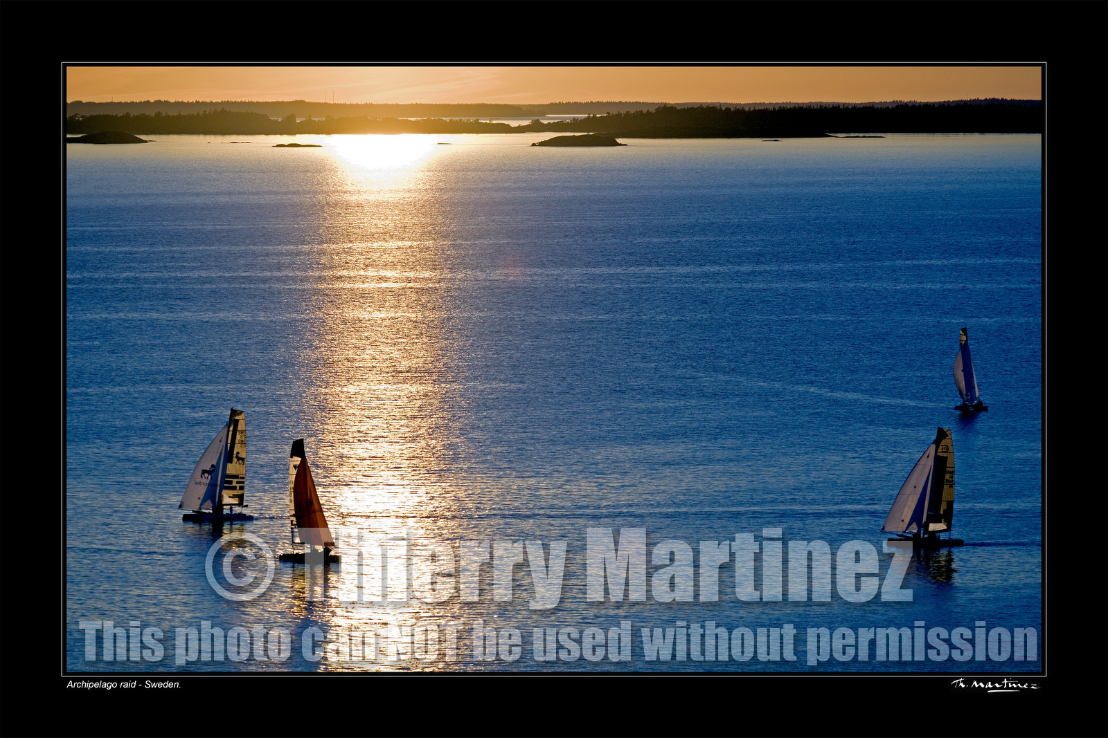 Photo disponible en tirage photo Fine Art,tirage original limités à 30 exemplaires.Chaque tirage est numéroté avec certificat d’authenticité signé.Pour choisir le format et support merci d'utiliser le caddie à coté de la photo.Formats disponibles : Tirage sur papier ( tirage seul) :  30x45 cm   40x60 cm  60x90 cm. Vous pouvez choisir le tirage avec un fond blanc ou noir , à votre convenance. Tirage sur papier contrecollé sur Dibond ( pas de bord blanc ou noir autour de l'image), avec système d'attache au dos:  30x45 cm   40x60 cm  50x75 cm  80x120cm.Tirage sur toile ( Canvas) monté sur chassis bois (pas de bord blanc ou noir autour de l'image), avec système d'attache au dos :  50x75 cm  80x120cm.Expédition ( Dans le monde entier): Colissimo (assurance) avec signature à réception. 48h pour la France métropolitaine.Il est possible de récupérer les tirages à La Galerie du Golfe (sans frais d'expèdition).Conditionnement tirages seuls: tube cylindrique renforcé + boite.