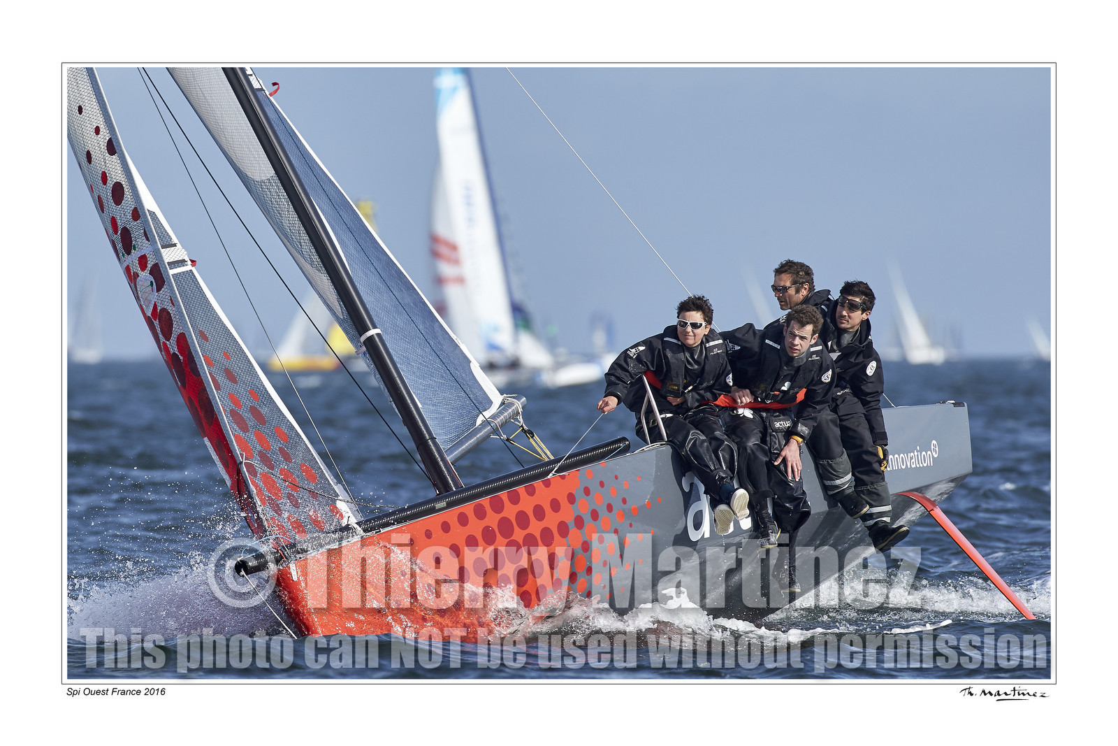 Photo disponible en tirage photo Fine Art,tirage original limités à 30 exemplaires.Chaque tirage est numéroté avec certificat d’authenticité signé.Pour choisir le format et support merci d'utiliser le caddie à coté de la photo.Formats disponibles : Tirage sur papier ( tirage seul) :  30x45 cm   40x60 cm  60x90 cm. Vous pouvez choisir le tirage avec un fond blanc ou noir , à votre convenance. Tirage sur papier contrecollé sur Dibond ( pas de bord blanc ou noir autour de l'image), avec système d'attache au dos:  30x45 cm   40x60 cm  50x75 cm  80x120cm.Tirage sur toile ( Canvas) monté sur chassis bois (pas de bord blanc ou noir autour de l'image), avec système d'attache au dos :  50x75 cm  80x120cm.Expédition ( Dans le monde entier): Colissimo (assurance) avec signature à réception. 48h pour la France métropolitaine.Il est possible de récupérer les tirages à La Galerie du Golfe (sans frais d'expèdition).Conditionnement tirages seuls: tube cylindrique renforcé + boite.